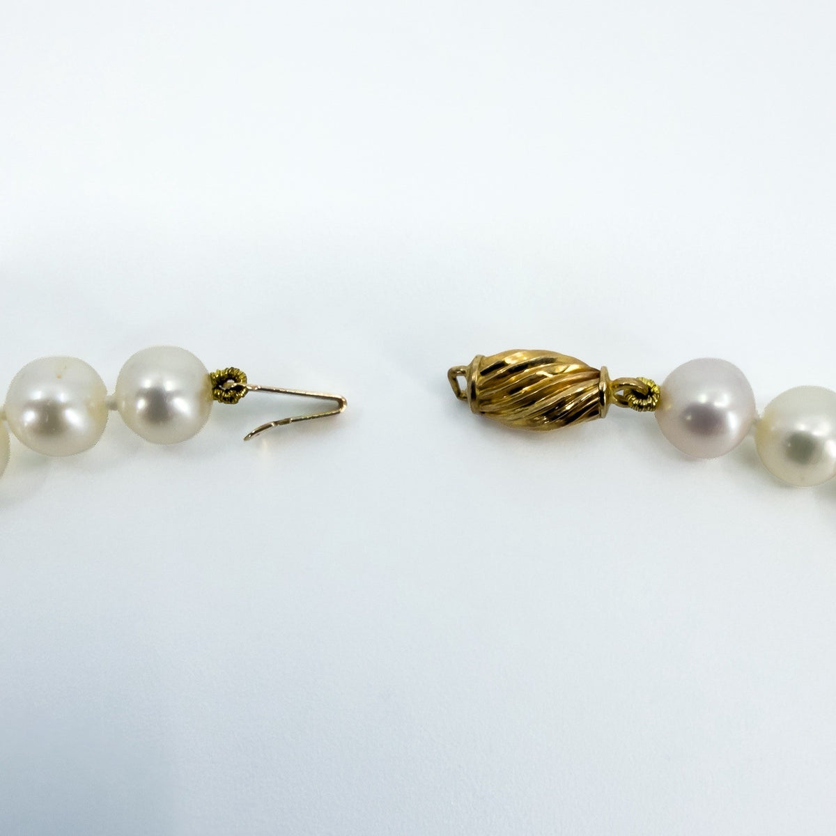 9ct Gold White 6mm Cultured Pearl 18” Necklace 375