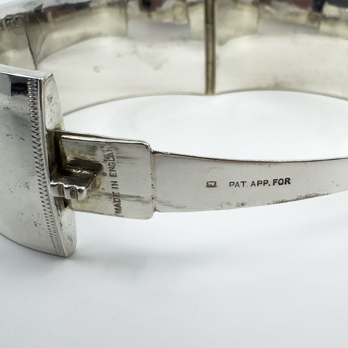 Vintage Sterling Silver Chunky Floral Engraved Bangle Bracelet 925 (Birm 1963)