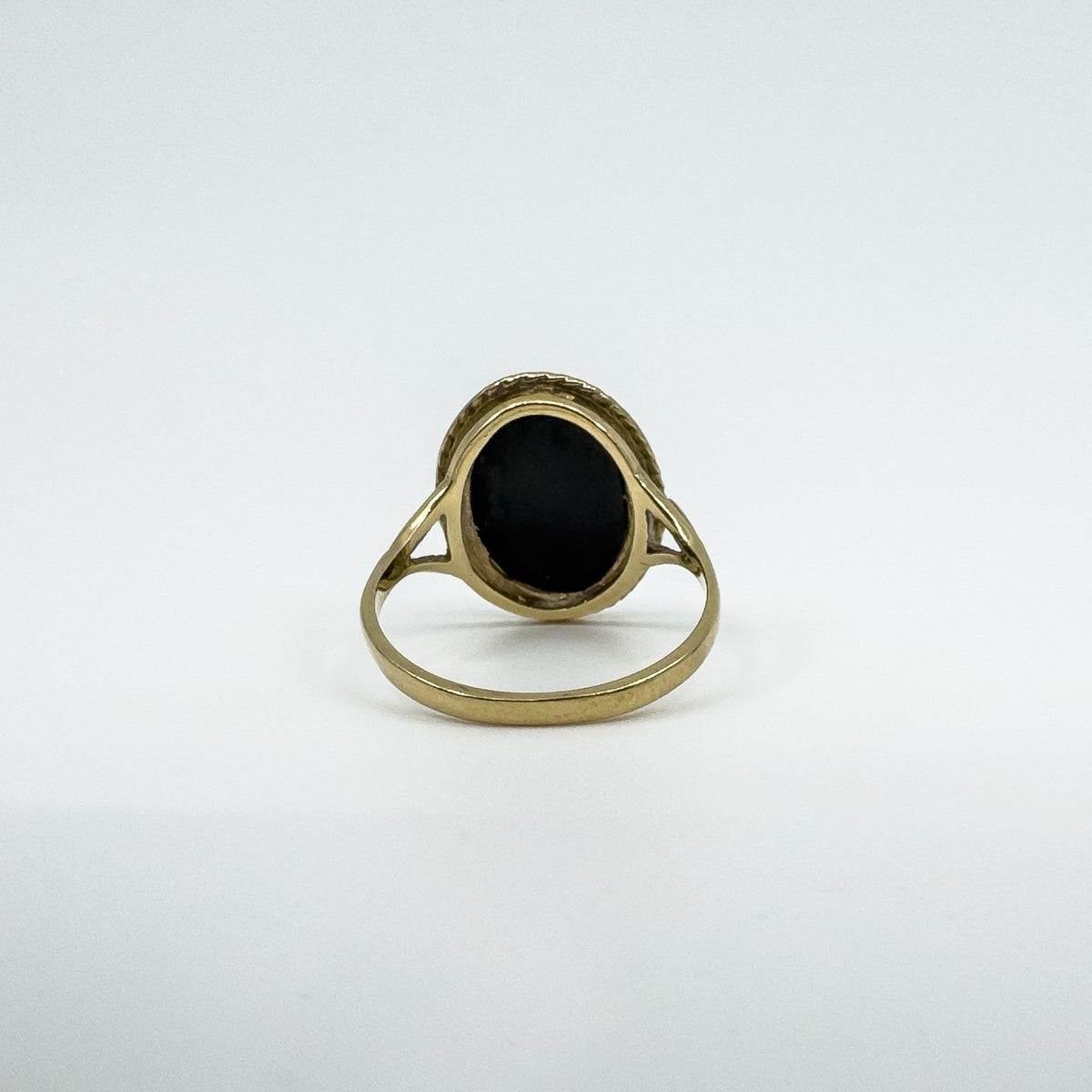Vintage 9ct Gold Blue Agate Carved Cameo Ring Size Q 1/2