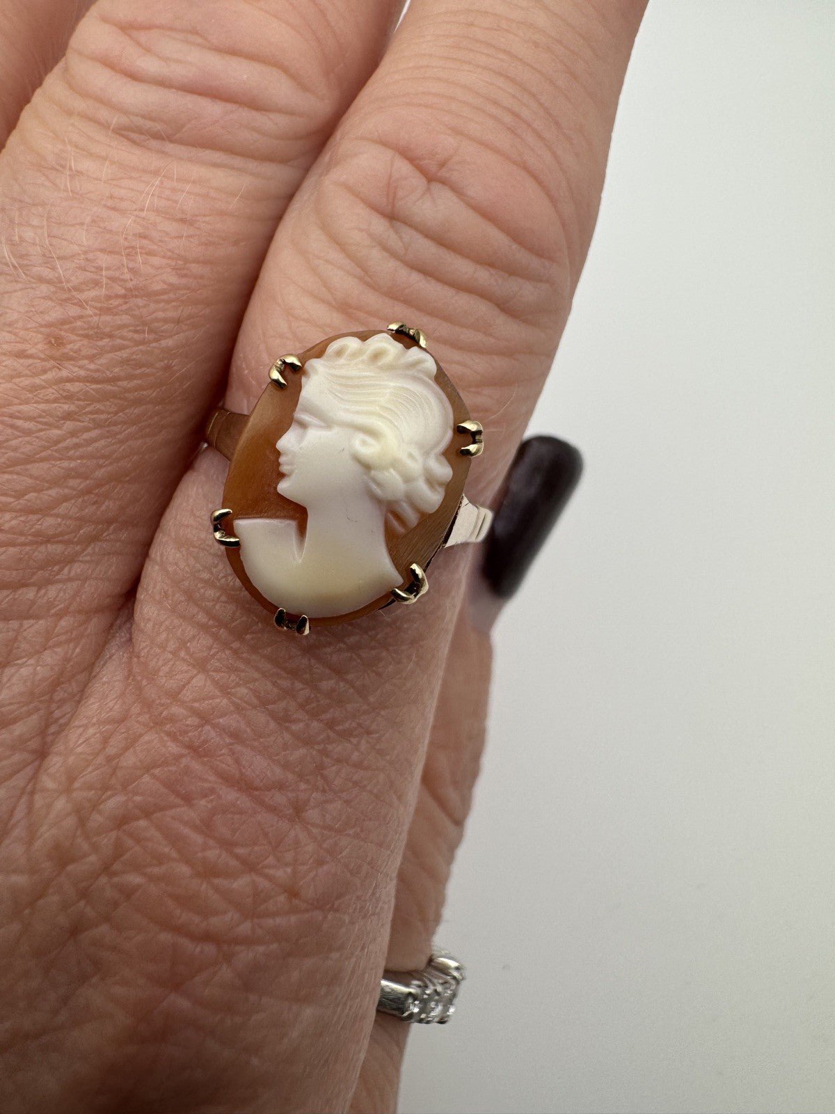 Vintage 9ct Gold Large Chunky Carved Cameo Ring 375 Size P