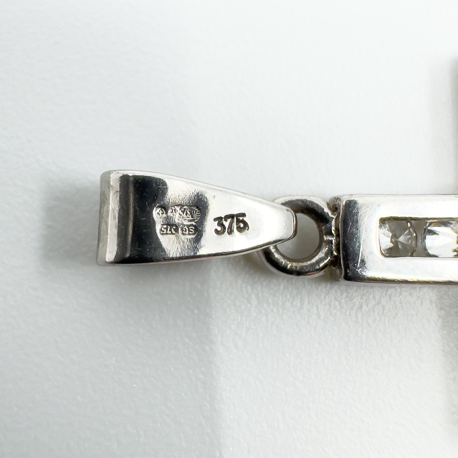 9ct White Gold 0.60ct CZ Christian Cross Pendant / Charm 375