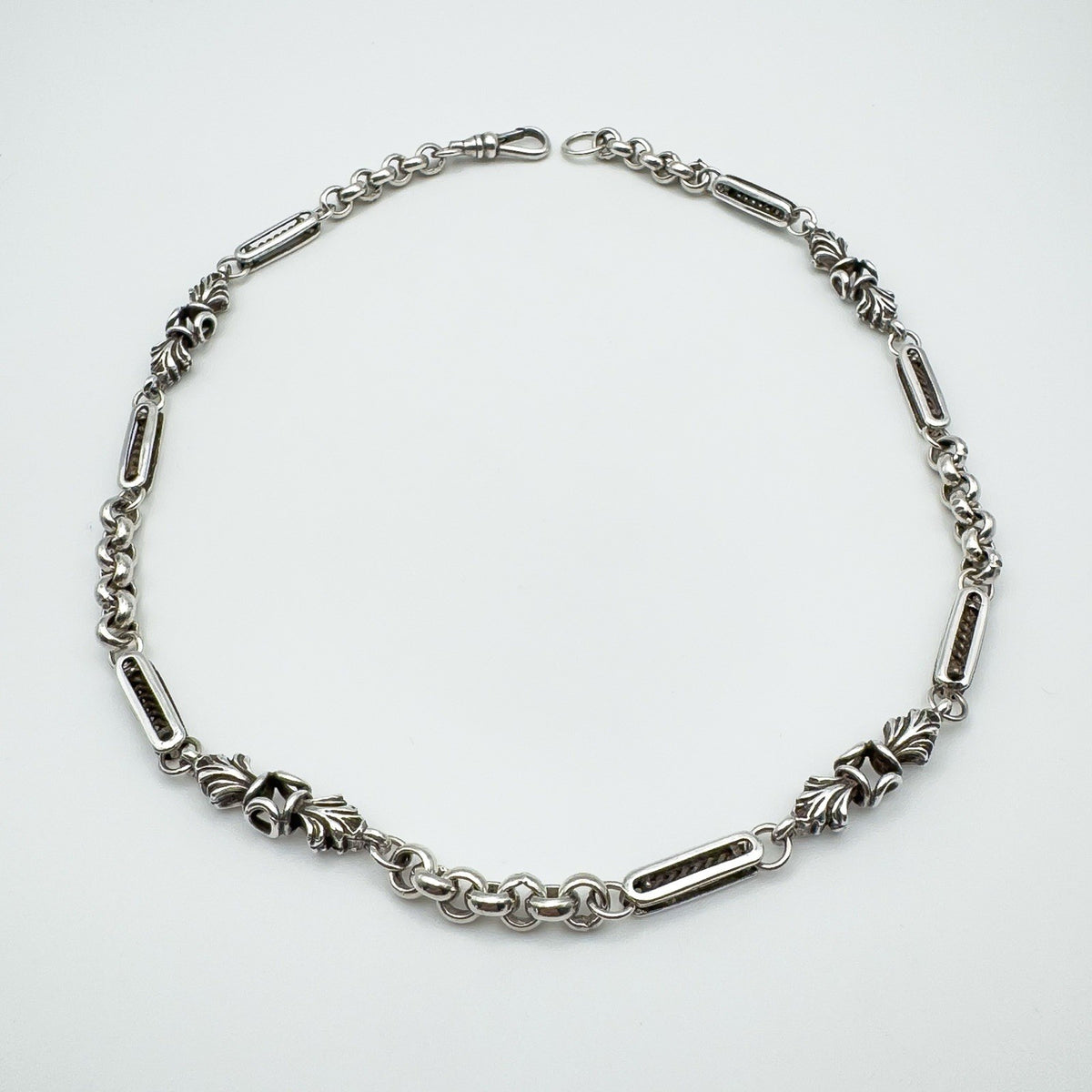 Full-length vintage sterling silver chain necklace with dog clip and hallmarks