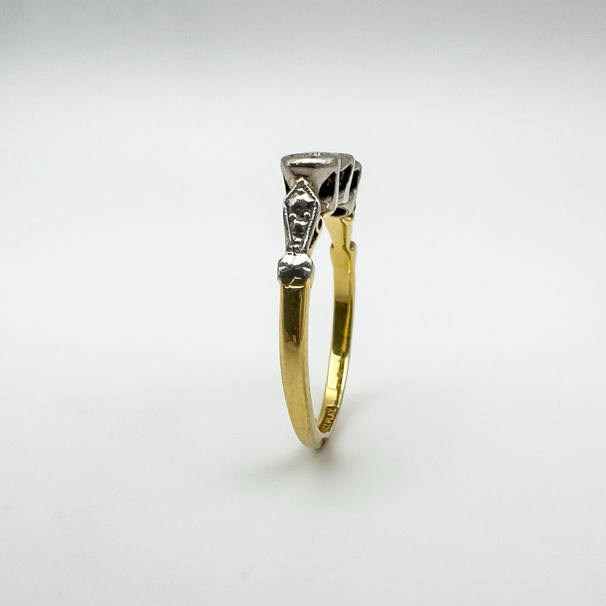 Vintage 18ct Gold & Platinum 0.20ct Diamond Trilogy Engagement Ring Size N - O