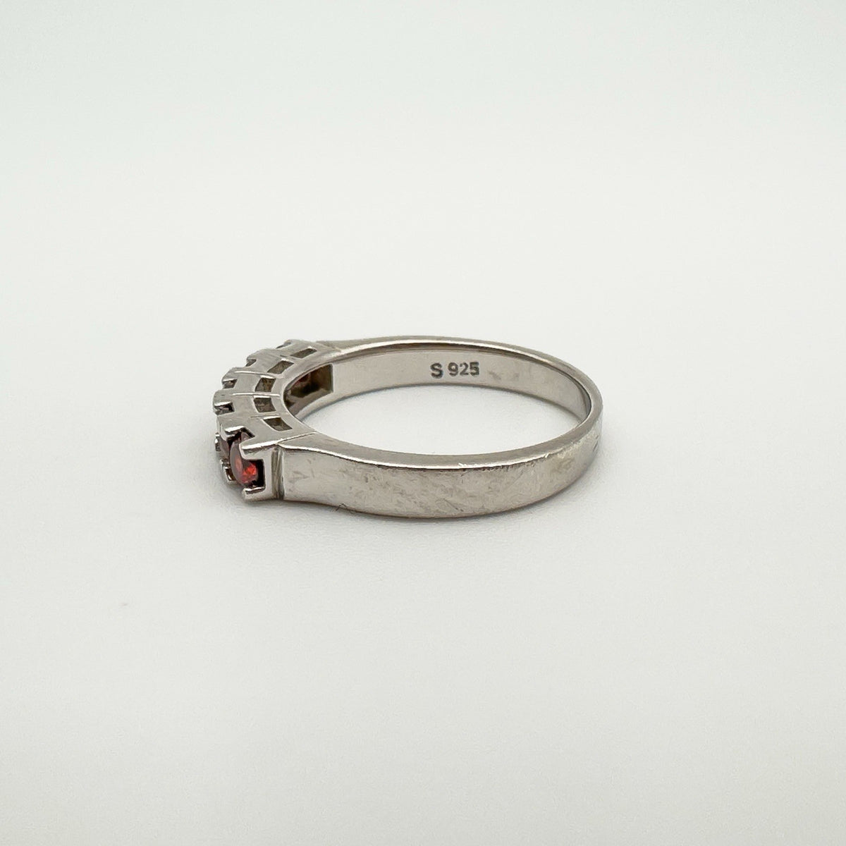 0.50ct Garnet 5 Stone Band / Ring in Sterling Silver 925 Size L