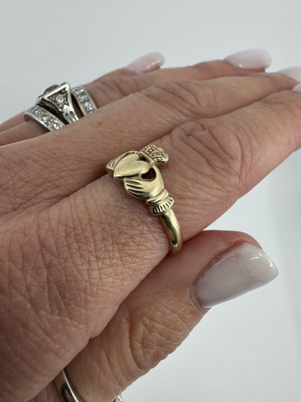 Vintage 9ct Gold Irish Claddagh Ring 375 Size Q - R 