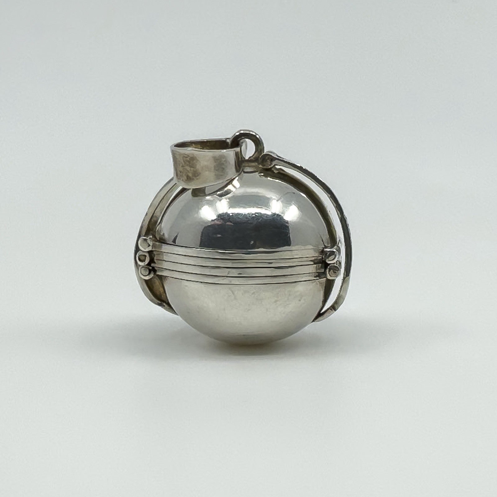 Vintage Sterling Silver Chunky Orb Photo Locket 925 Heavy 20g
