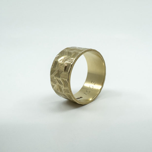 Vintage 9ct Gold Wide Chevron Engraved Full Band Ring 375 Size L (London 1972)