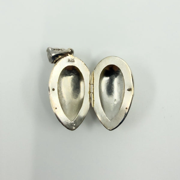 Chunky Vintage Sterling Silver Oval Foliate Engraved Photo Locket 925 (1996)