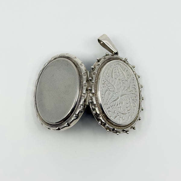 Large Vintage Sterling Silver Oval Floral Engraved Locket 925