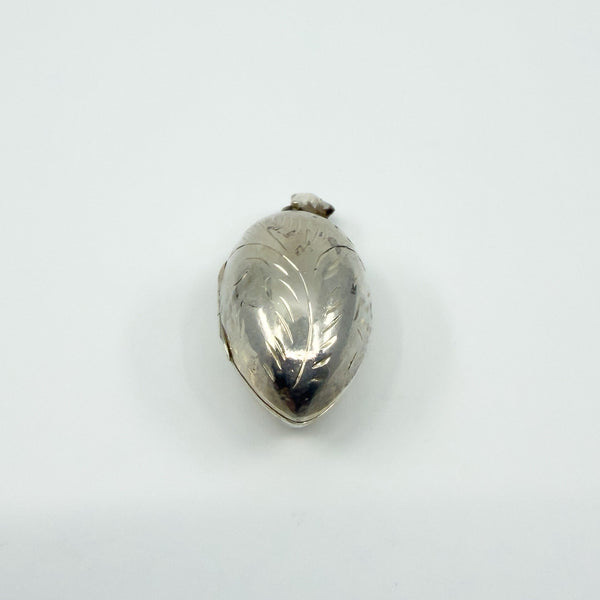 Chunky Vintage Sterling Silver Oval Foliate Engraved Photo Locket 925 (1996)