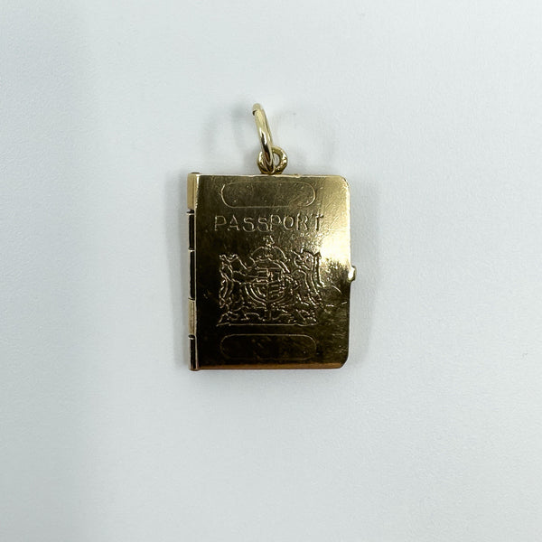 Vintage 9ct Gold Travel Passport Pendant  / Charm 375 Articulated