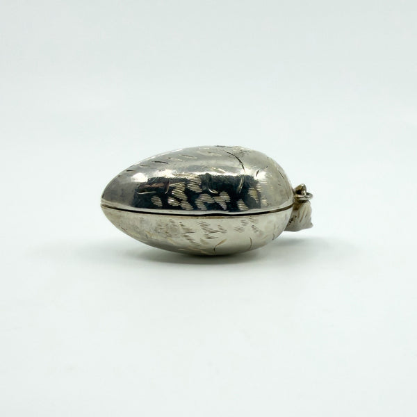 Chunky Vintage Sterling Silver Oval Foliate Engraved Photo Locket 925 (1996)