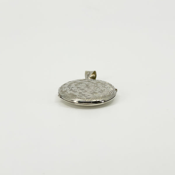 Vintage Sterling Silver Oval Foliate Engraved Locket 925