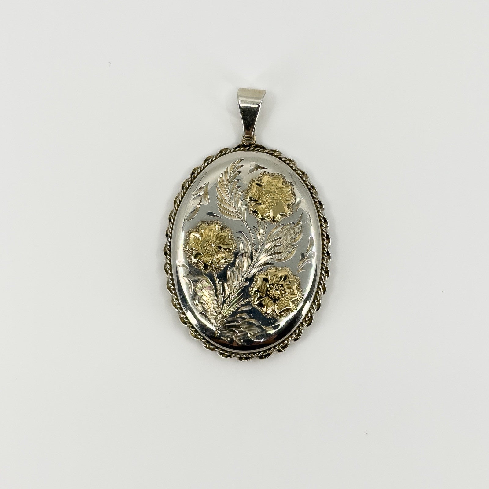 Vintage Sterling Silver & Yellow Gold Oval Foliate Engraved Floral Locket 925