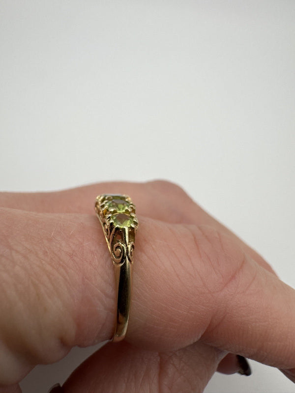 Vintage 9ct Yellow Gold 5x Stone 1.08ct Peridot Ring / Band 375 Size N 1989