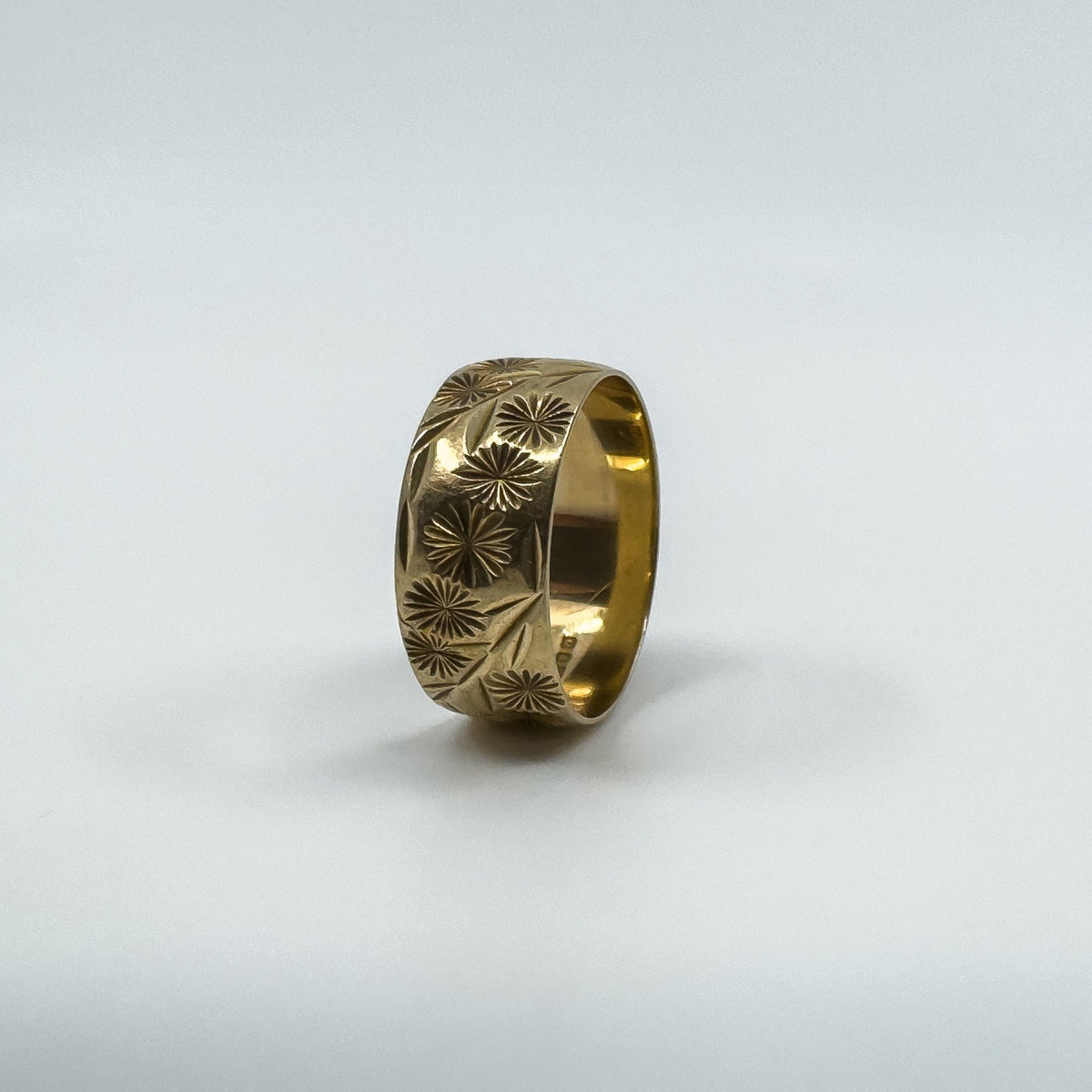 Vintage 9ct Gold Floral Engraved Full Band Ring 375 Size M - N (London 1988)