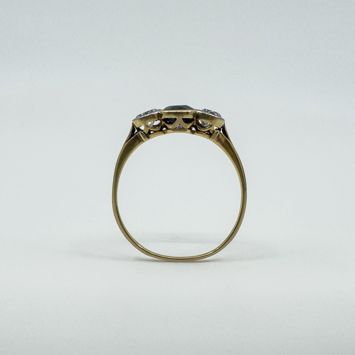 Vintage 18ct Gold 1.10ct Diamond & Sapphire Trilogy Ring 750 Size P