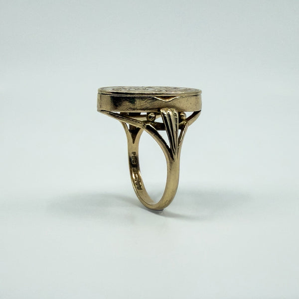 Vintage 9ct Gold Engraved Secret Locket Ring 375 Size O (Birmingham 1975)