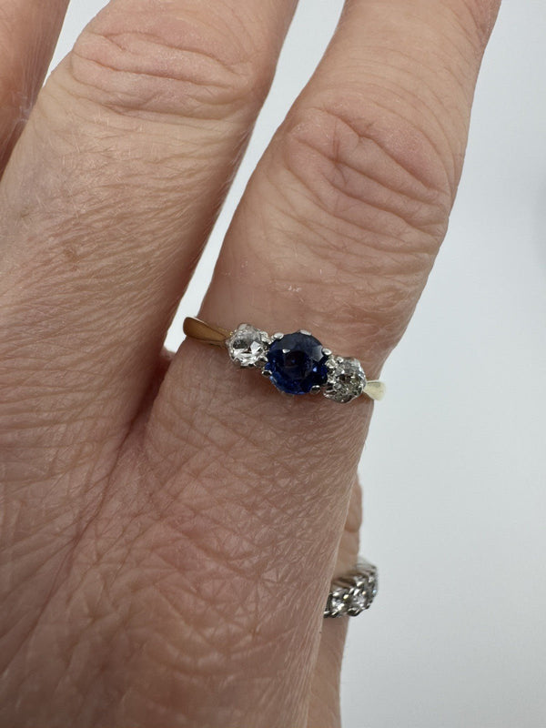 Antique 18ct Gold Sapphire & Old Cut Diamond Trilogy Ring 750 Size P