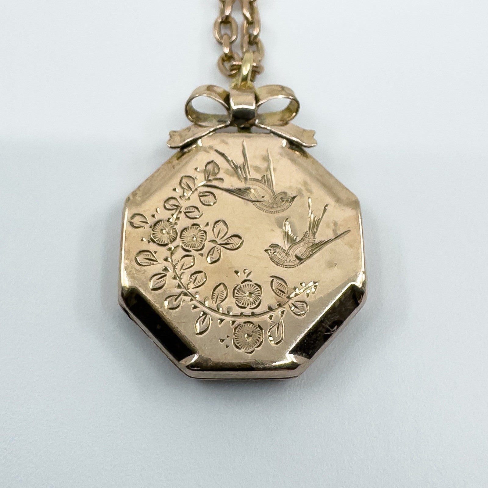 Vintage 9ct Rose Gold Swallow Engraved Photo Locket & 19" Chain / Necklace 375