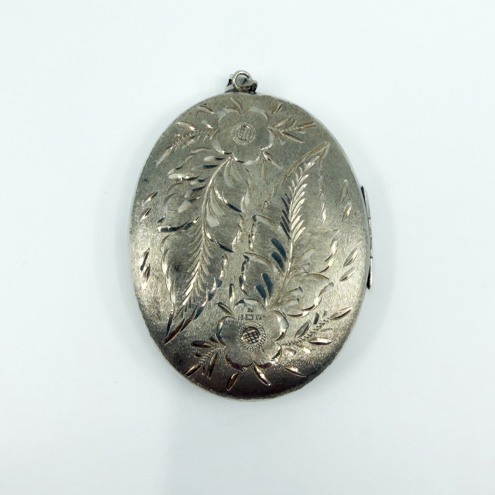 Large Vintage Sterling Silver Oval Floral Engraved Locket 925 (Birm 1973)