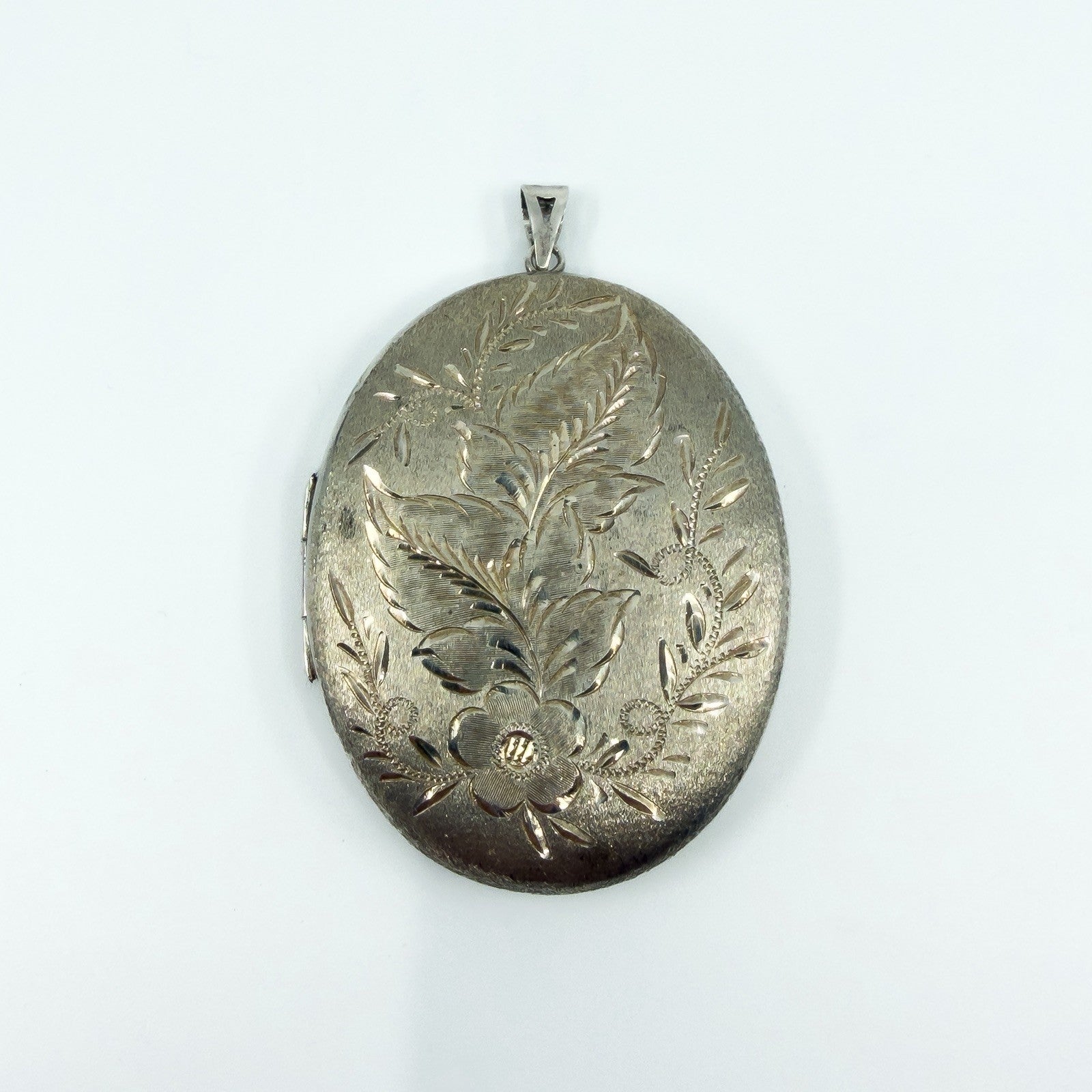 Large Vintage Sterling Silver Oval Floral Engraved Locket 925 (Birm 1973)