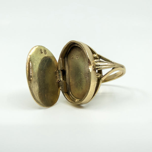 Vintage 9ct Gold Engraved Secret Locket Ring 375 Size O (Birmingham 1975)