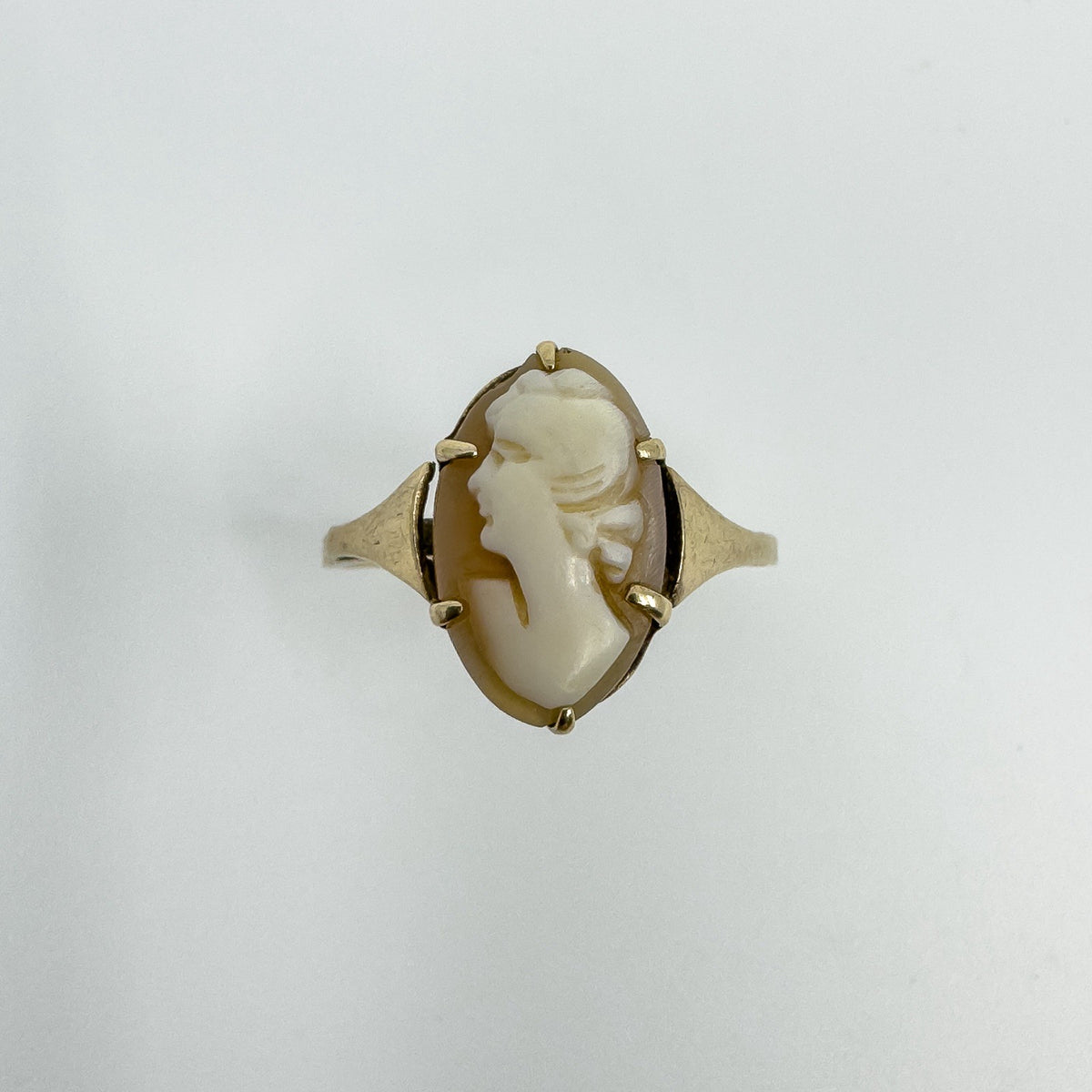 Vintage 9ct Gold Small Left Facing Carved Cameo Ring 375 Size P 