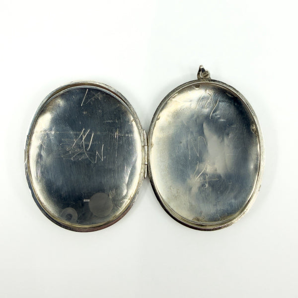 Large Vintage Sterling Silver Oval Floral Engraved Locket 925 (Birm 1973)