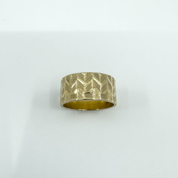 Vintage 9ct Gold Wide Chevron Engraved Full Band Ring 375 Size L (London 1972)