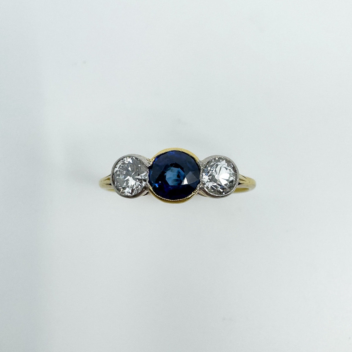 Vintage 18ct Gold 1.10ct Diamond & Sapphire Trilogy Ring 750 Size P