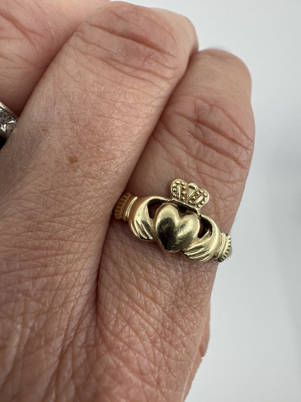 Vintage 9ct Gold Irish Claddagh Ring 375 Size Q - R 