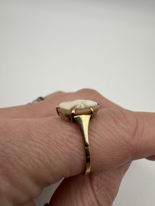Vintage 9ct Gold Small Left Facing Carved Cameo Ring 375 Size P 