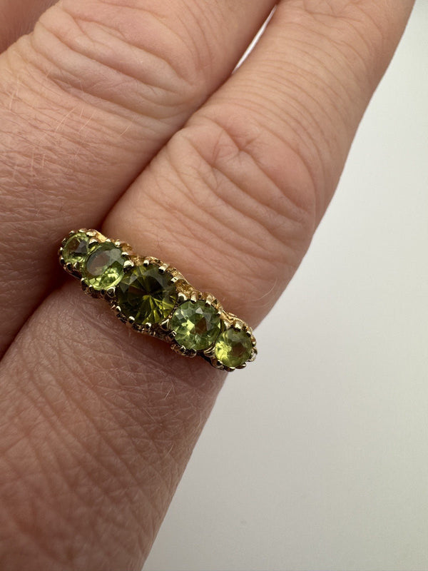 Vintage 9ct Yellow Gold 5x Stone 1.08ct Peridot Ring / Band 375 Size N 1989