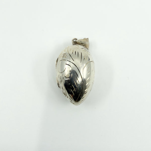 Chunky Vintage Sterling Silver Oval Foliate Engraved Photo Locket 925 (1996)