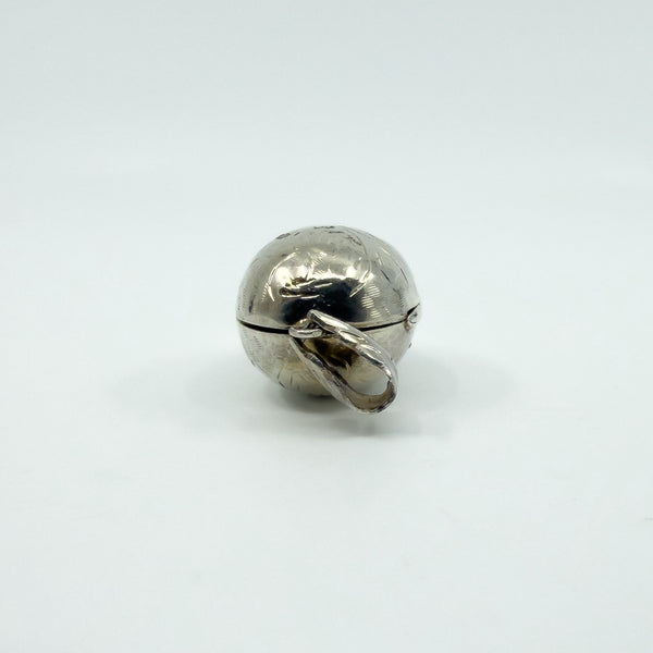 Chunky Vintage Sterling Silver Oval Foliate Engraved Photo Locket 925 (1996)
