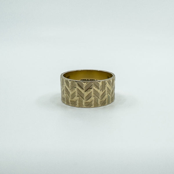 Vintage 9ct Gold Wide Chevron Engraved Full Band Ring 375 Size L (London 1972)