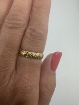 Vintage 18ct Gold Floral Leaf Engraved Full Band / Ring 750 Size N - O (1967)