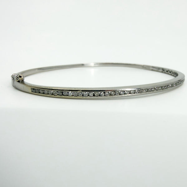 9ct White Gold Diamond Hinged Bangle / Bracelet 375