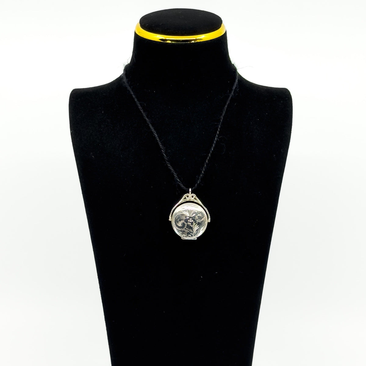 Vintage Sterling Silver Articulated Round Foliate Engraved Locket 925 Birm 1994