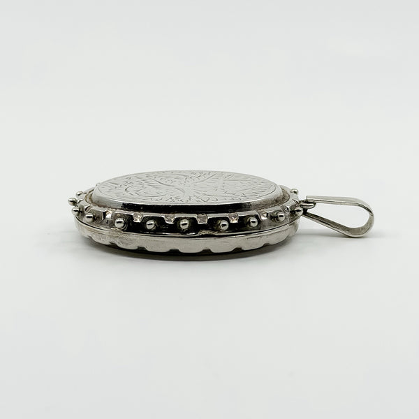 Large Vintage Sterling Silver Oval Floral Engraved Locket 925