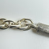 Zoomed-in view of end link connection with ribbed texture