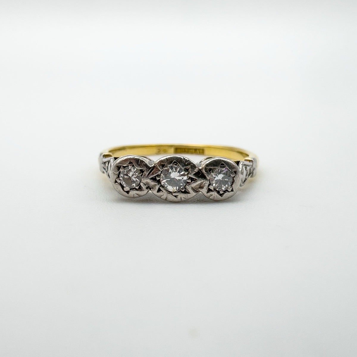 Vintage 18ct Gold & Platinum 0.20ct Diamond Trilogy Engagement Ring Size N - O