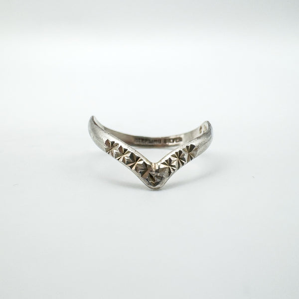 Vintage V Shaped Diamond Cut Ring in Sterling Silver 925 Size L - M Stacking