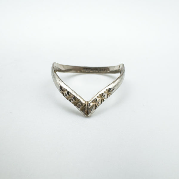 Vintage V Shaped Diamond Cut Ring in Sterling Silver 925 Size L - M Stacking