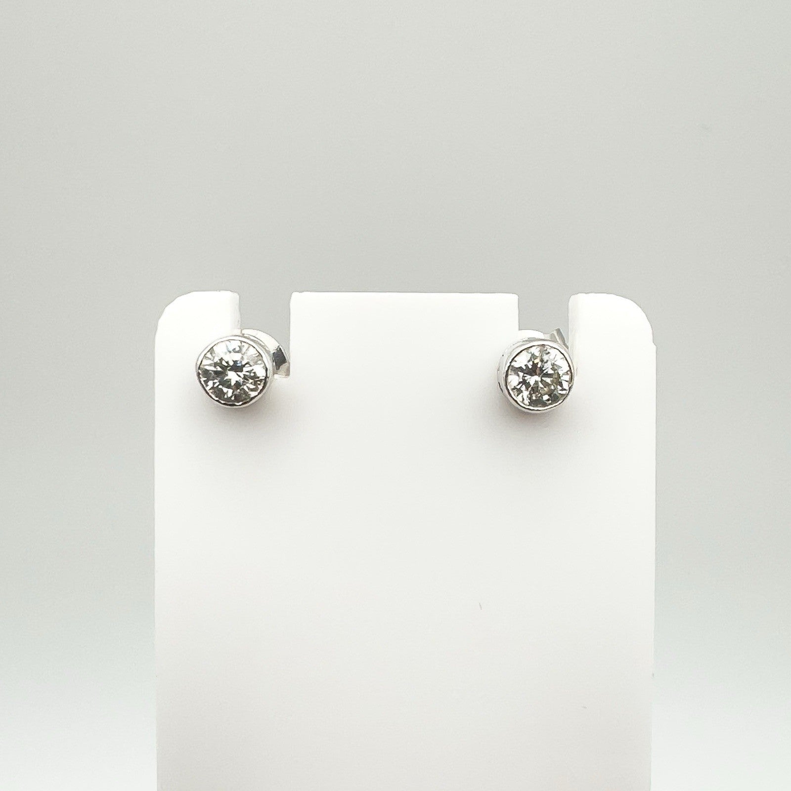 Vintage 18ct White Gold 0.40ct Diamond Solitaire Stud Earrings