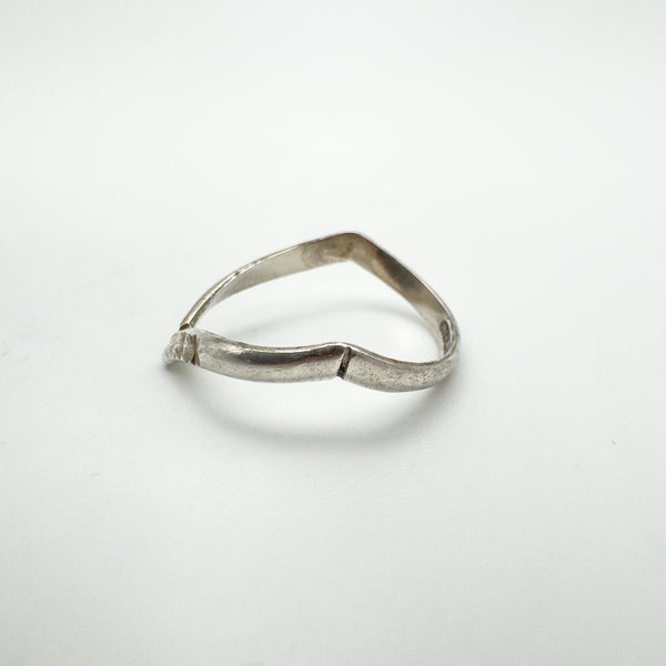 Vintage V Shaped Diamond Cut Ring in Sterling Silver 925 Size L - M Stacking